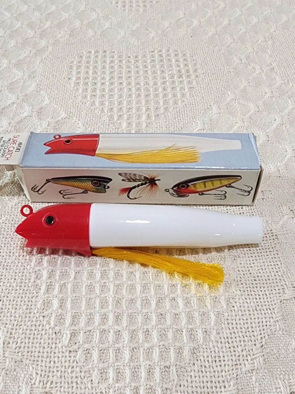 Vintage Avon SURE CATCH FISHING LURE Bottle Wild Country Original Box - NM